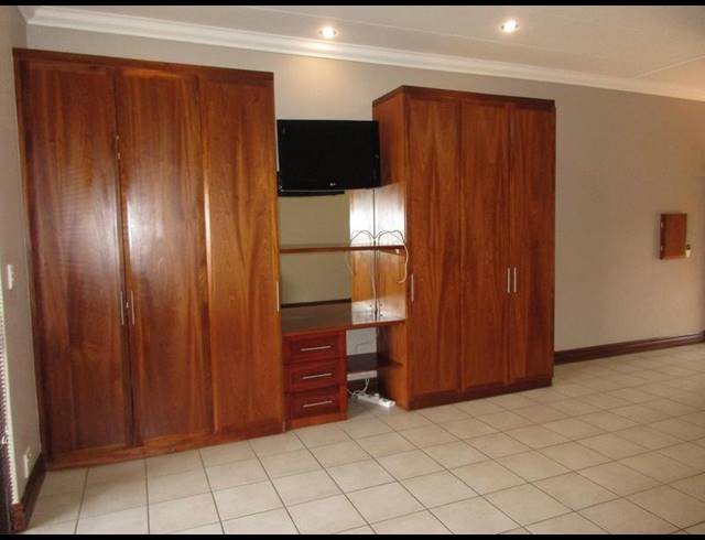 1 BEDROOM TOWNHOUSE FOR SALE IN RETIRE AT MIDSTREAM